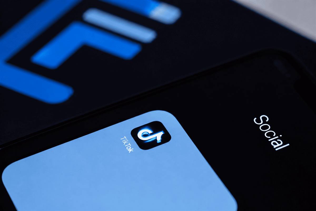 Gestión de redes sociales: TikTok en el móvil