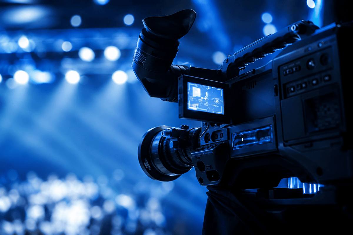 Cobertura audiovisual de un evento en directo con equipo profesional